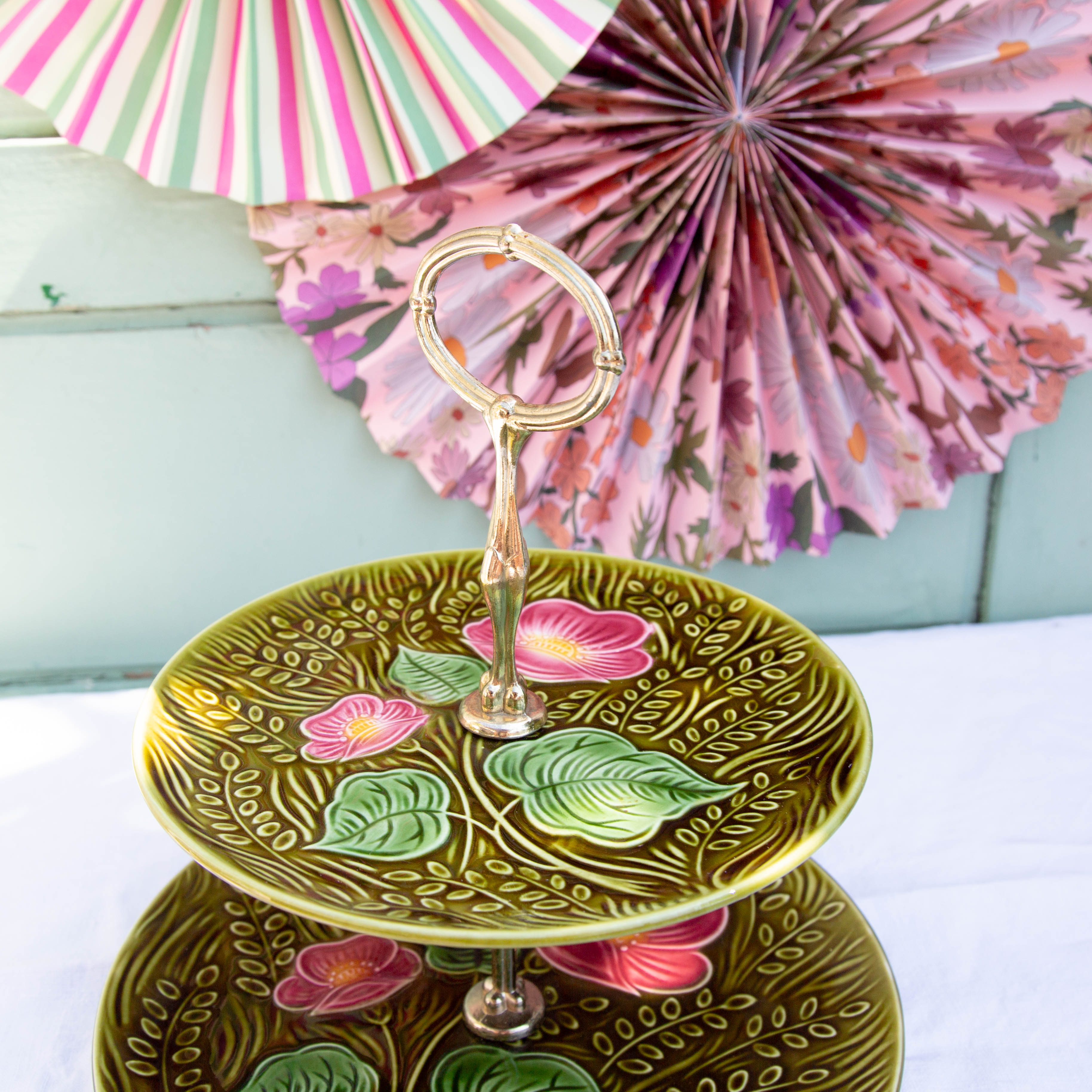 Servant cake display slurry flowers sarreguemines