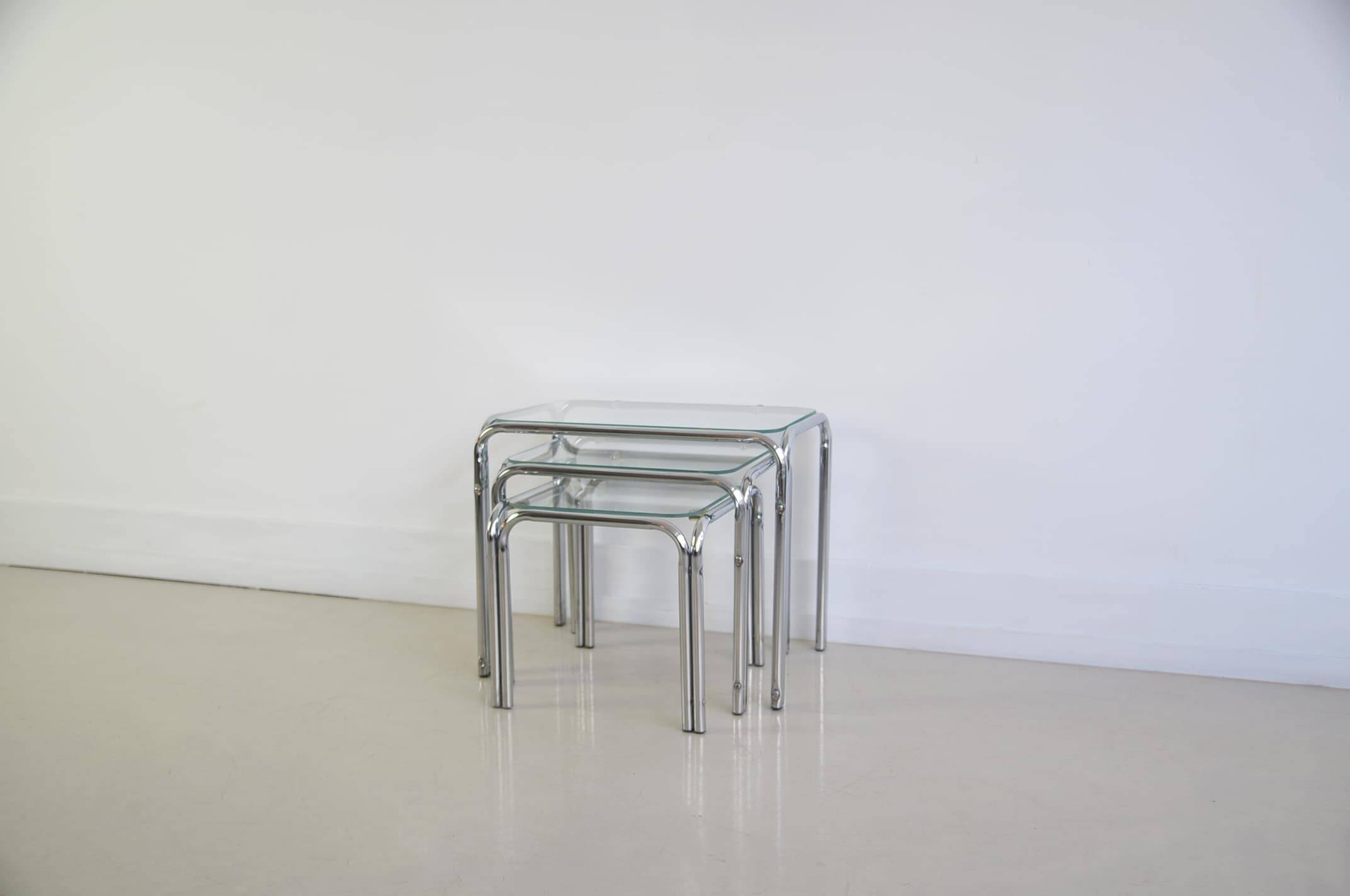 Ensemble de 3 tables gigognes en chrome
