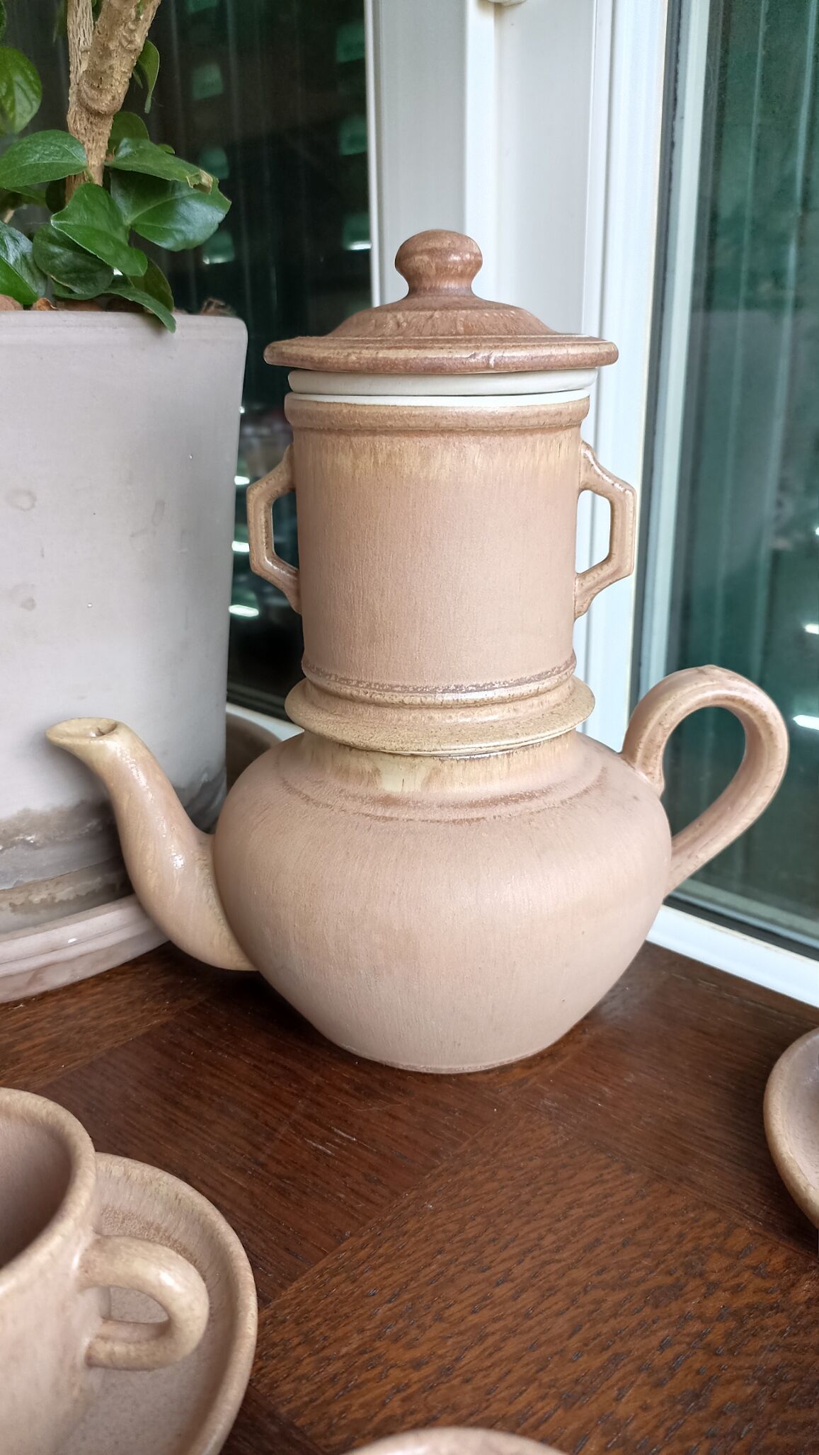 12-cup service with saucers and a pourer - Vieux grès de la Tour