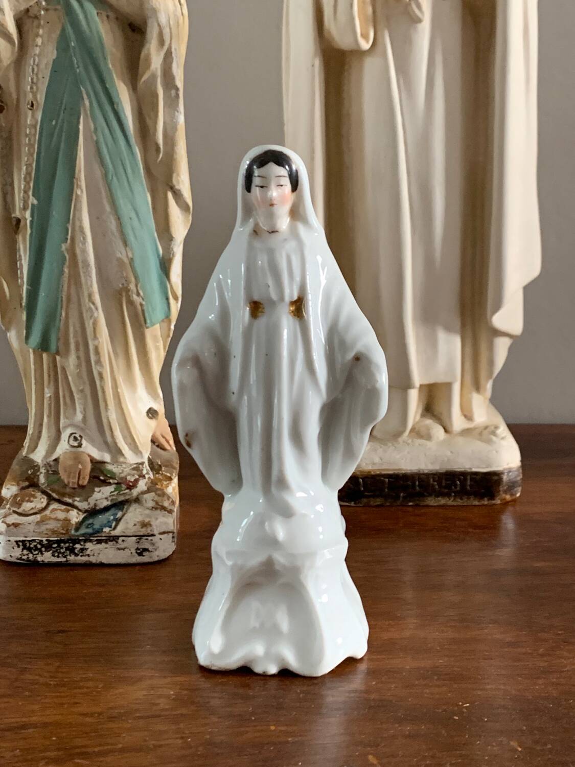 Virgin Mary in porcelain