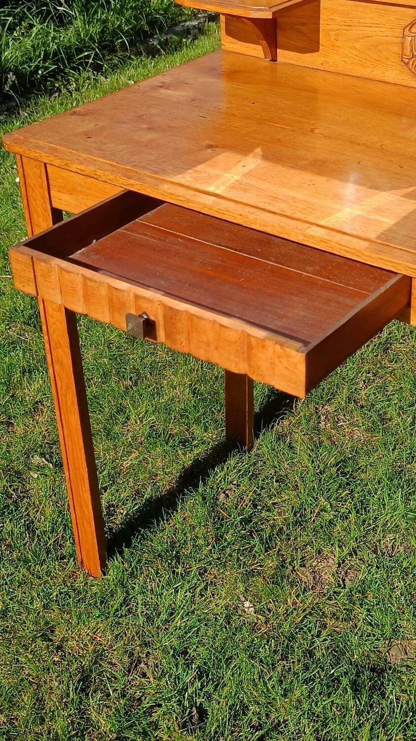 Art Deco dressing table with removable mirror