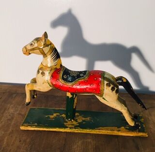 Small wooden chevel (decoration)