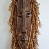 African mask in wood and rope Good condition