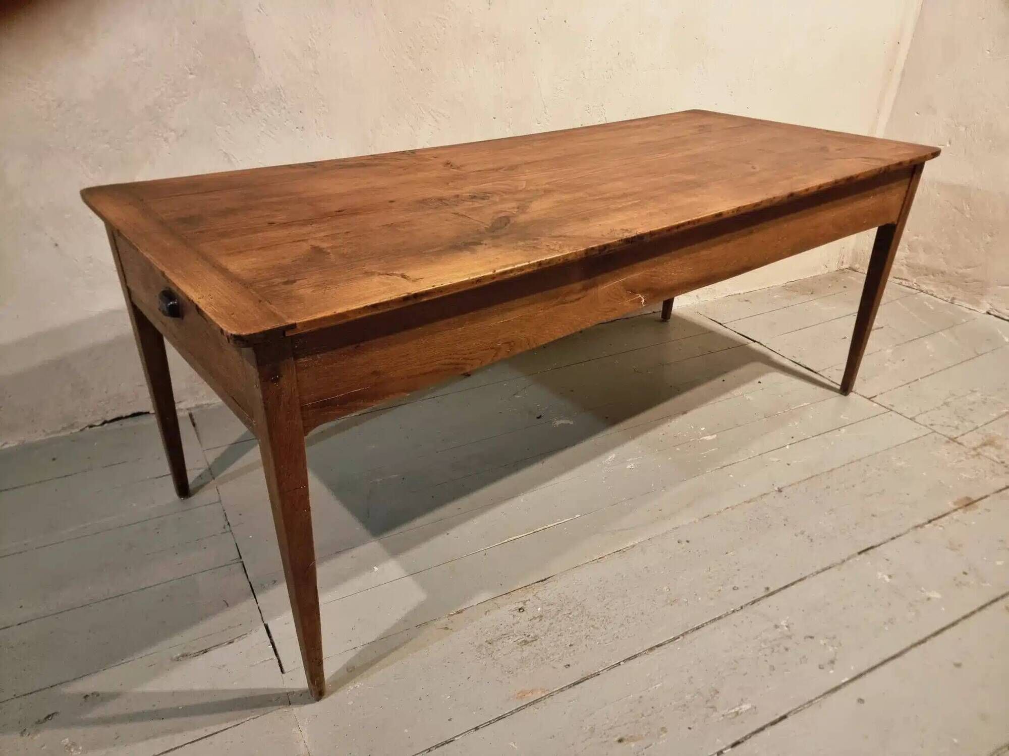 Antique French oak dining table with pine top – 19th century