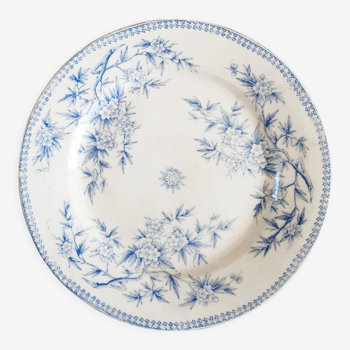 Flat earthenware plate Terre de Fer , Grigny , model Epine