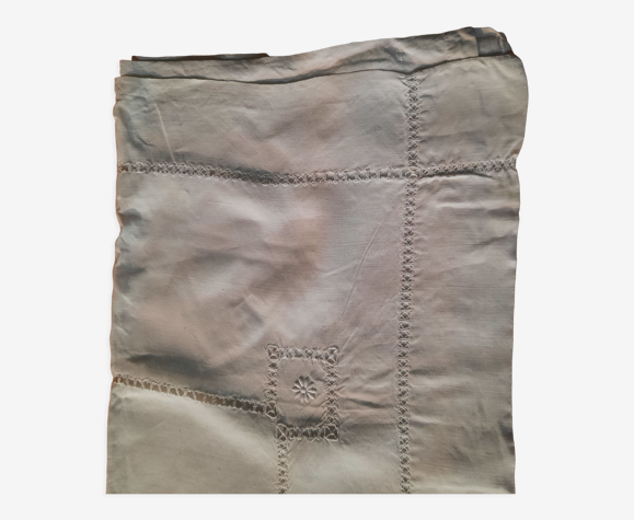 Drap brodé en lin