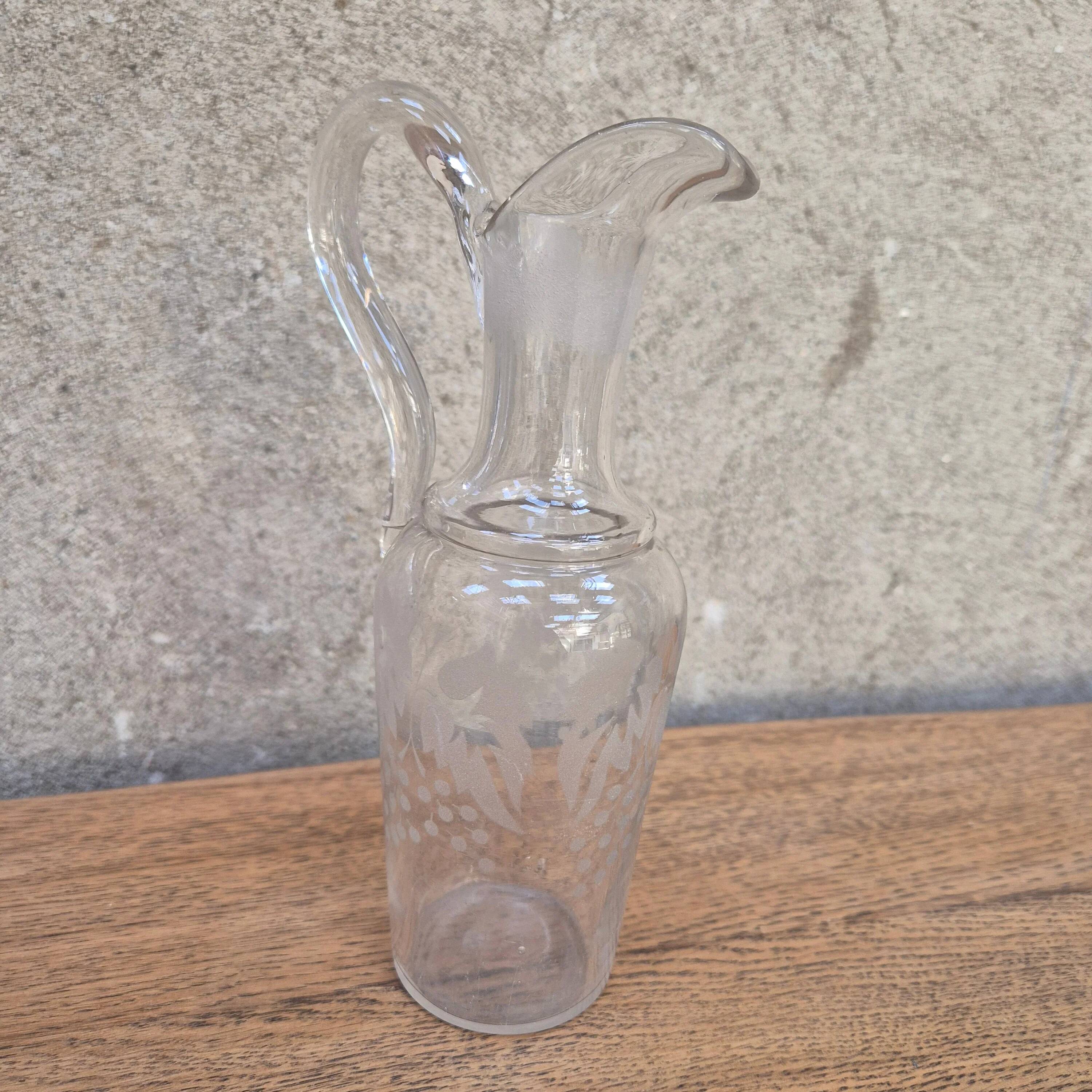 Wine jug without a stopper