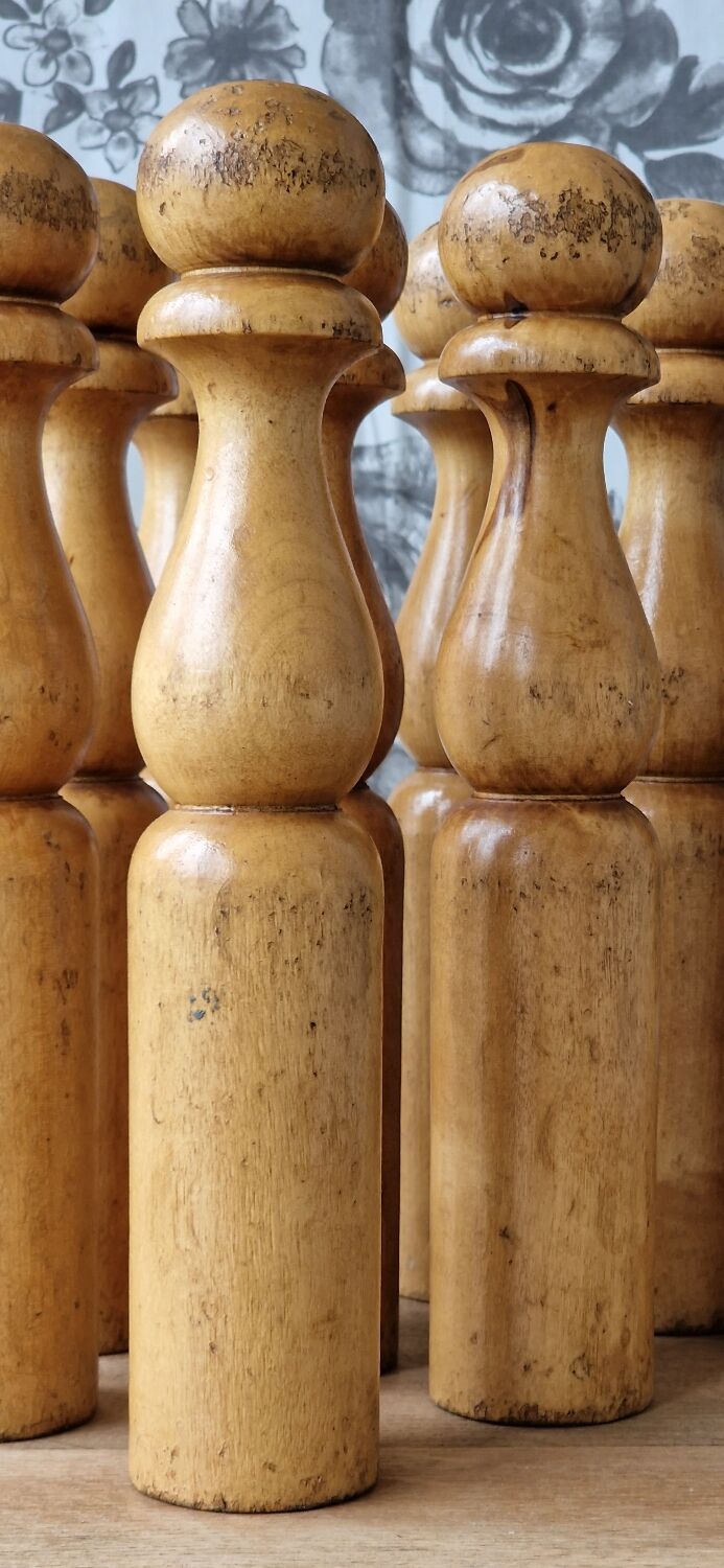 Games of 9 wooden skittles and 2 balls