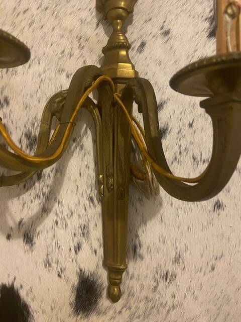 Pair of gilt and chiselled bronze wall lights with 3 lights - Louis XVI style