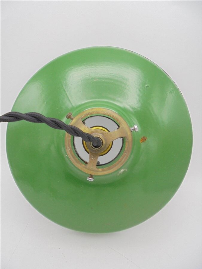 Enamelled sheet metal hanging