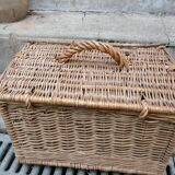 Vintage wicker basket for poultry rabbit