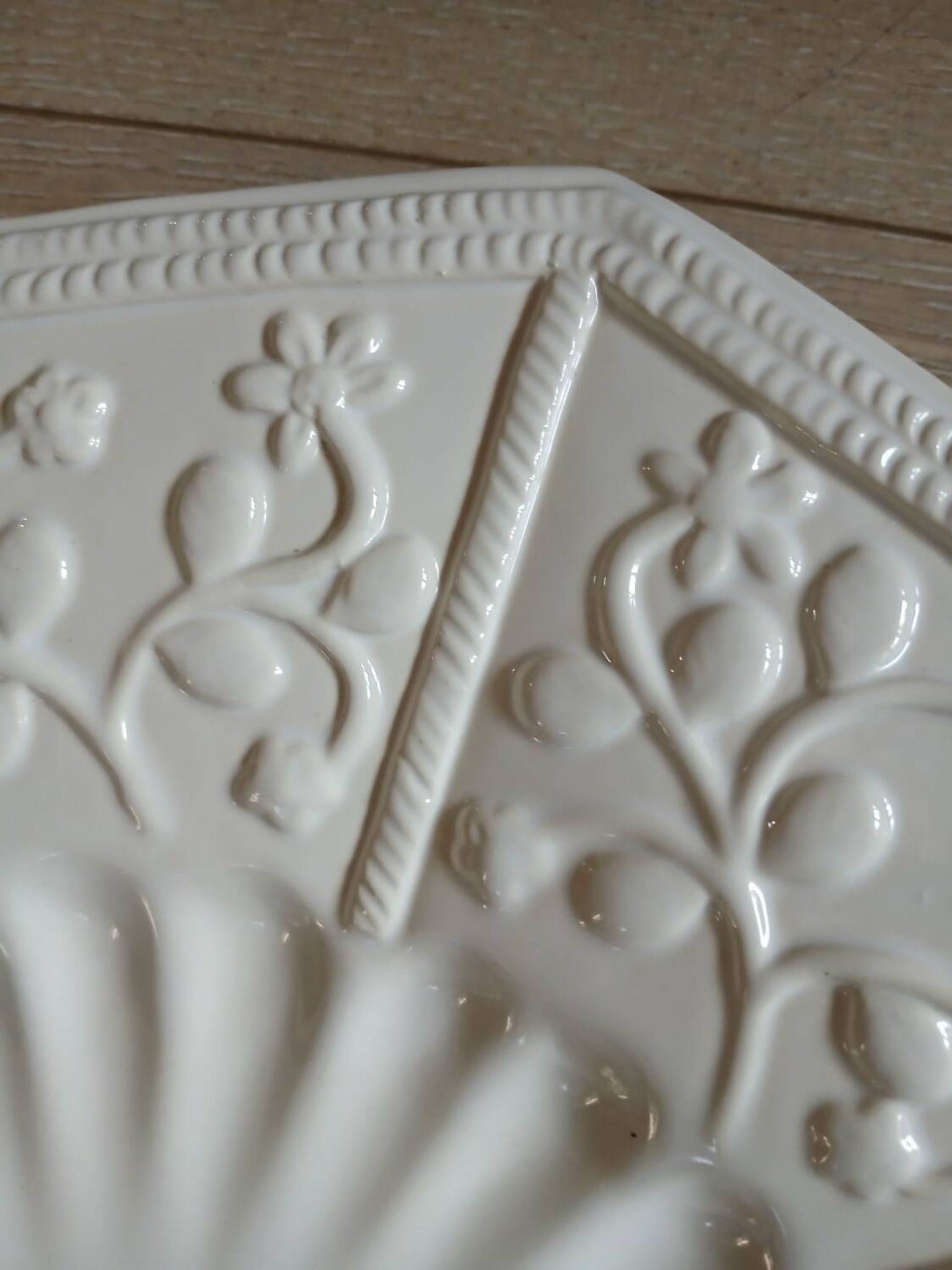 Grand plat ancien en céramique