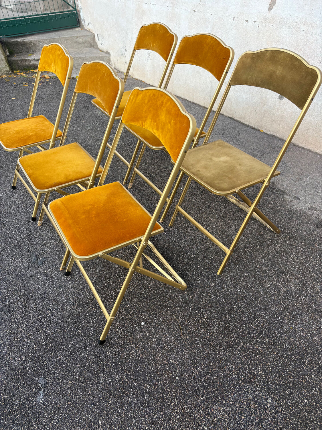Set of 6 folding chairs
