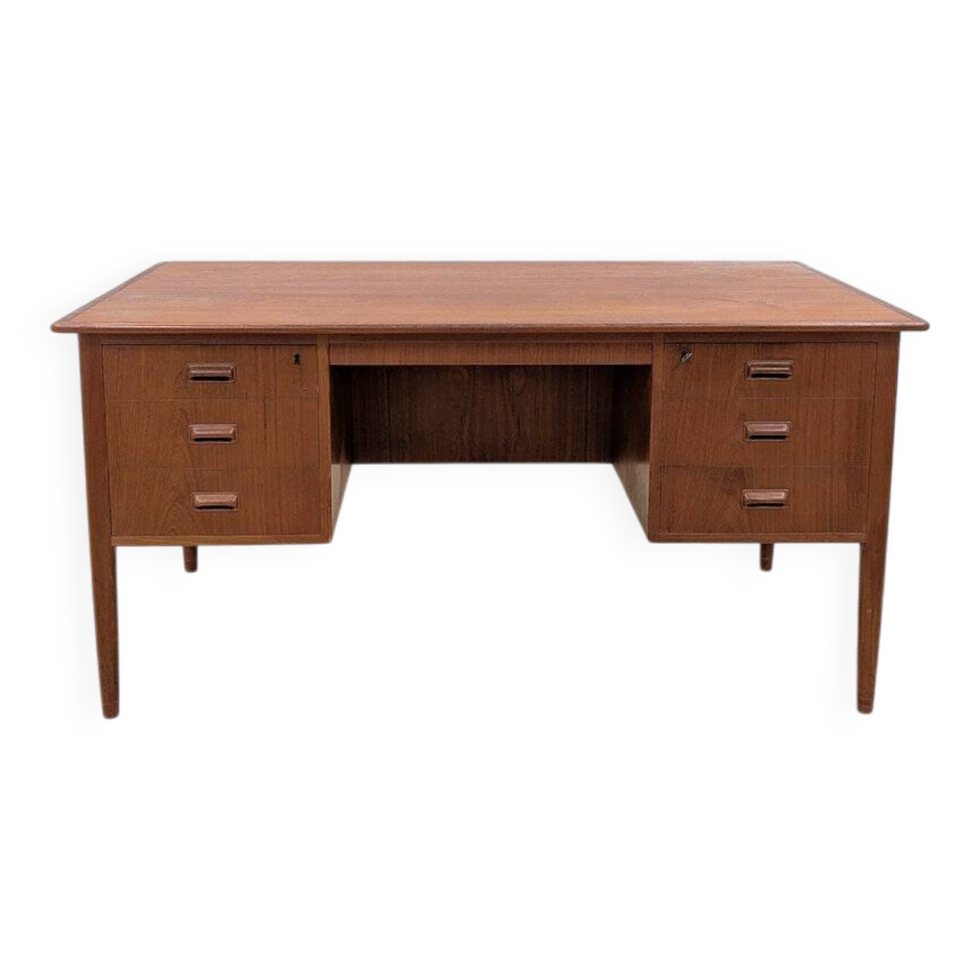 Large desk