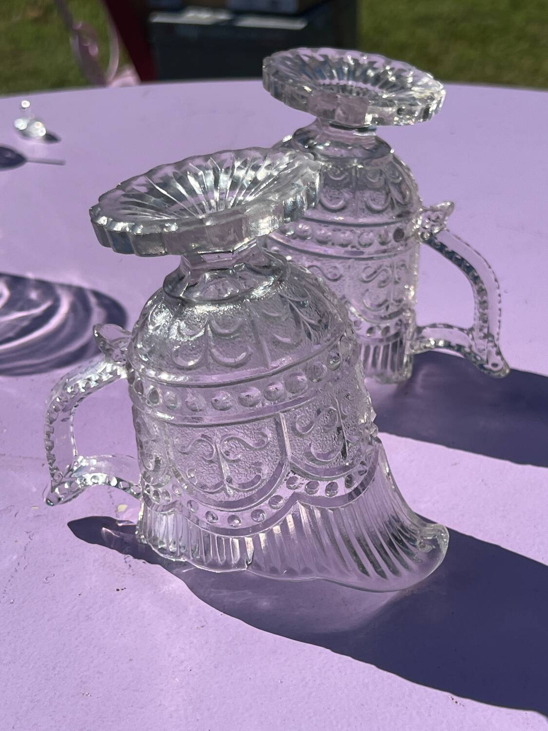 Lot - 2 Aiguières ancienne époque 1900 en cristal moulé