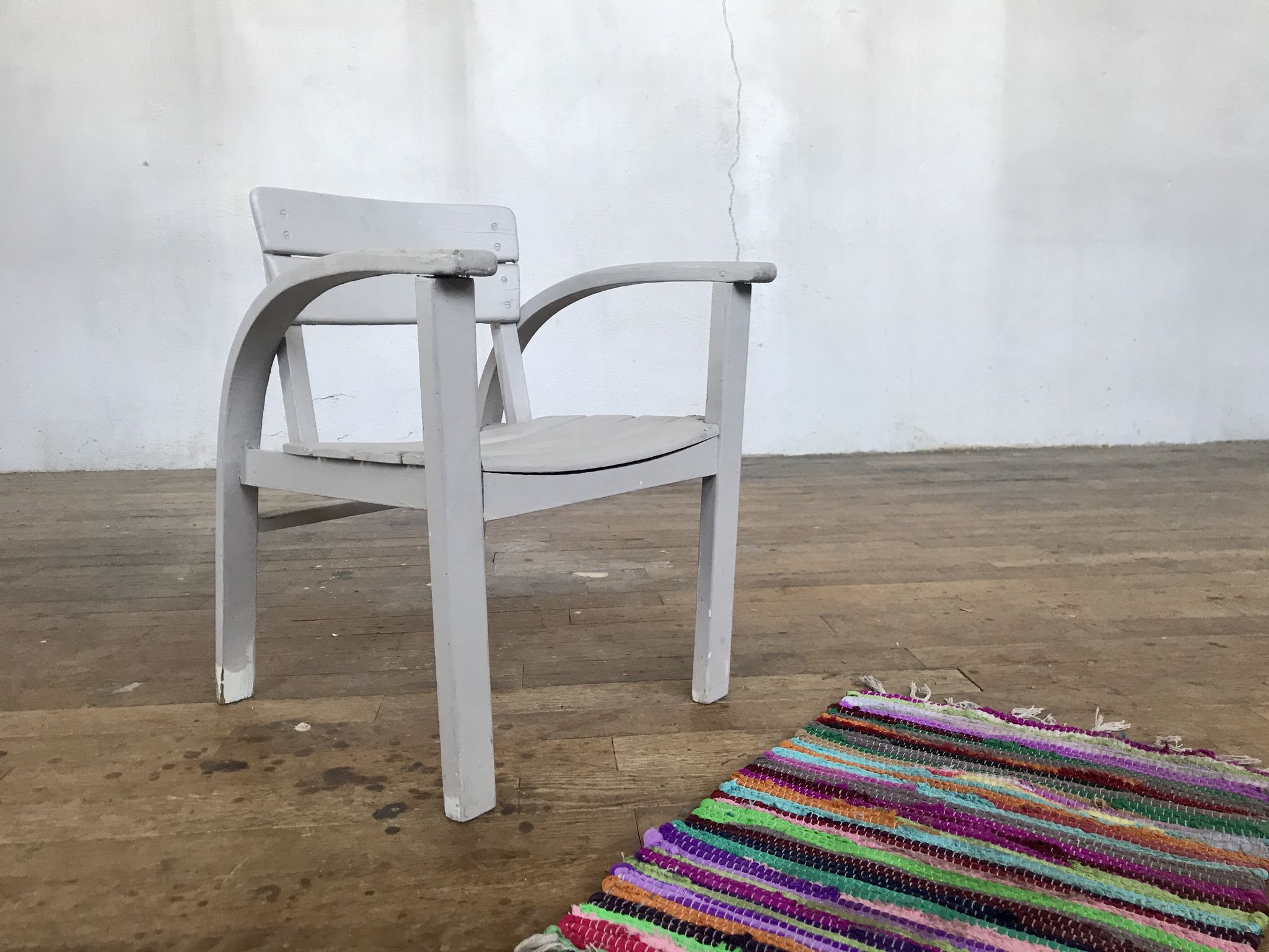 Fauteuil vintage pour enfant blanc gris clair 1950