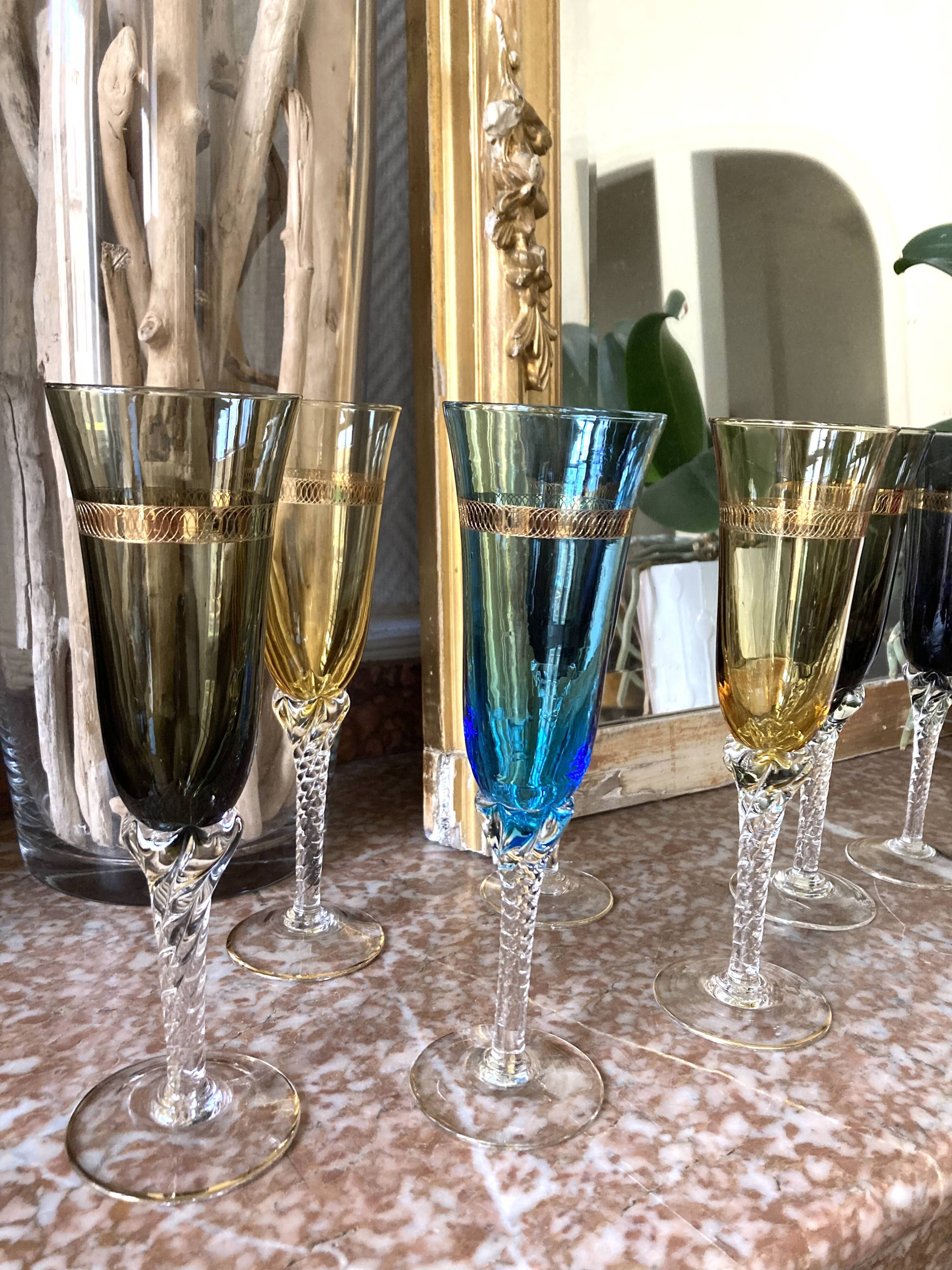 Series of 8 champagne flutes in Murano blown glass