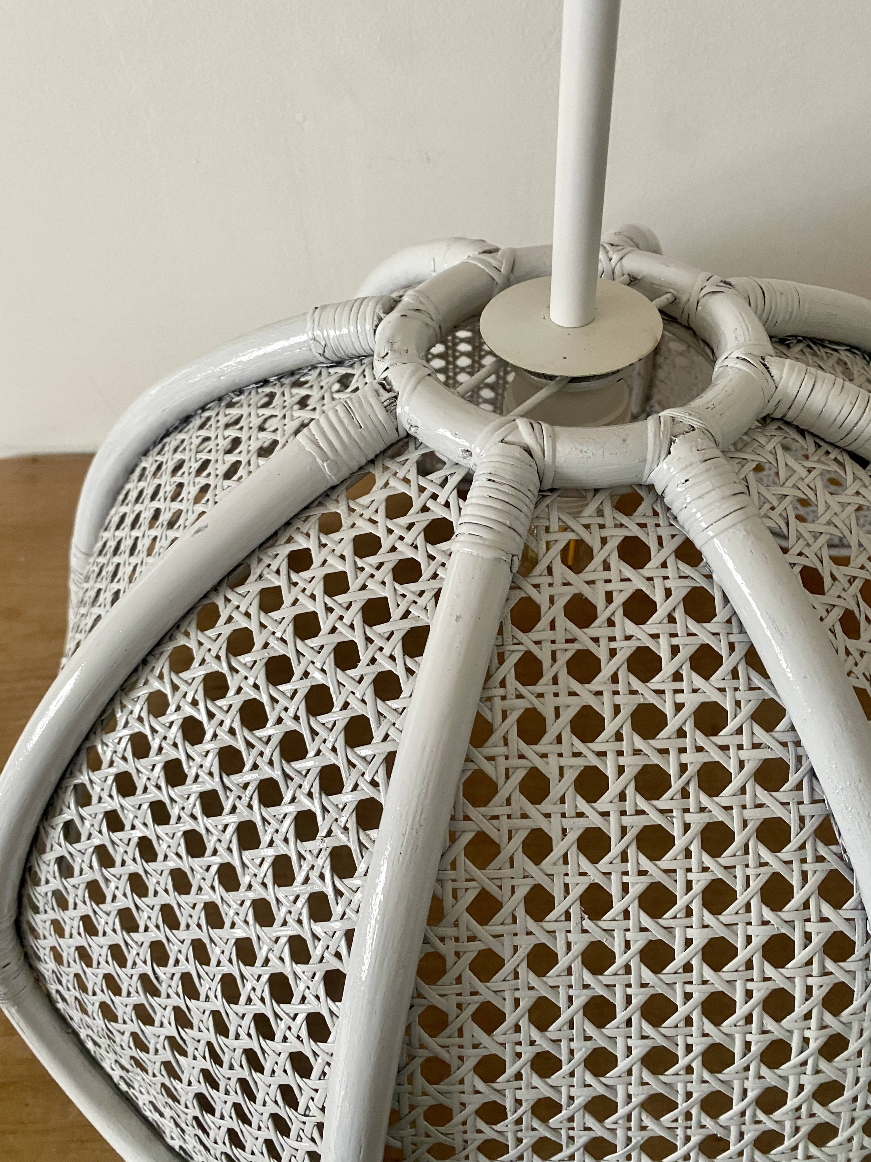 Vintage lampshade suspension in natural material, rattan and cane