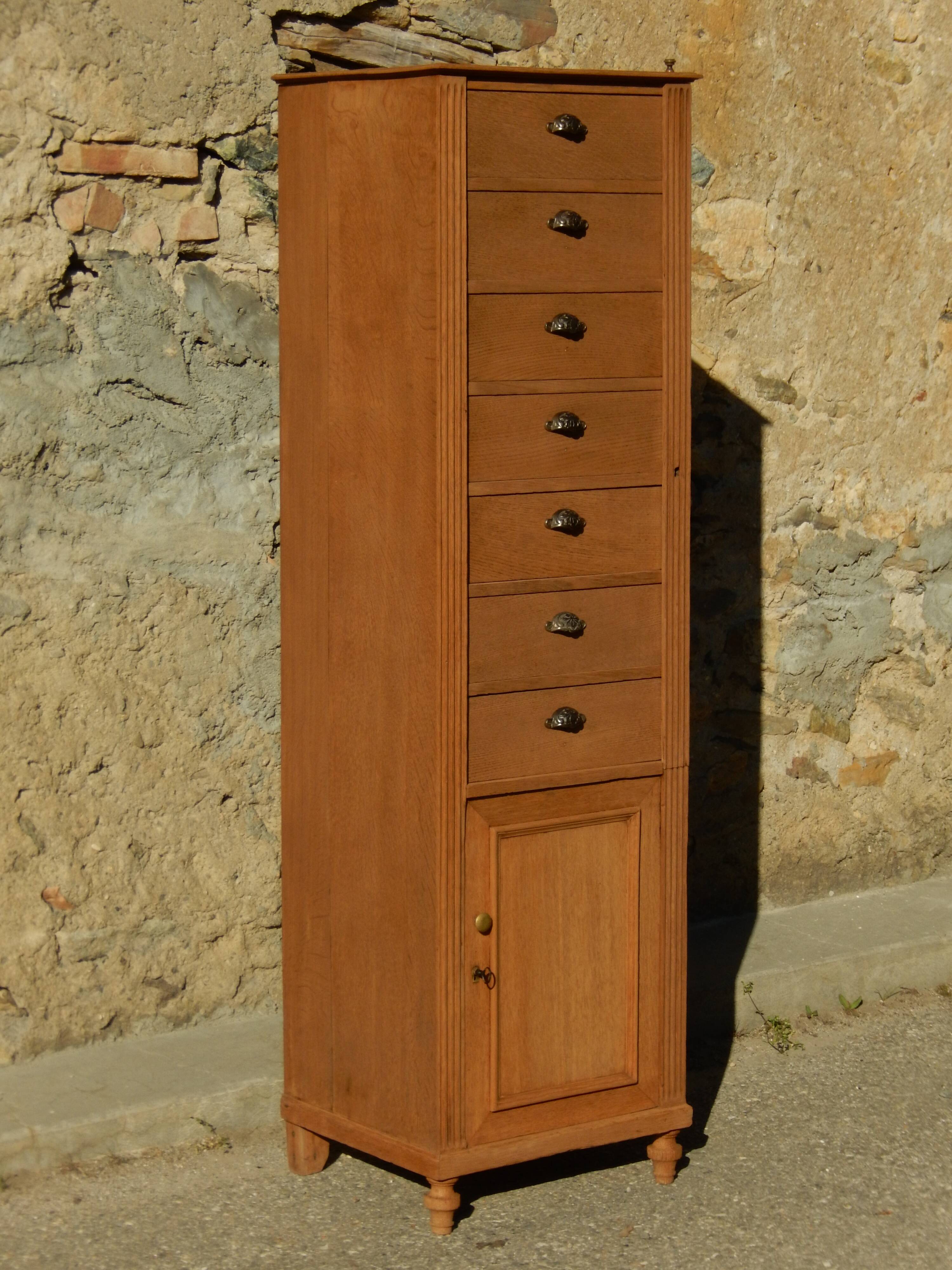 Superbe buffet chiffonnier semainier en chêne style meuble de métier