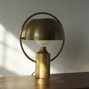 Lampe de table en laiton design Florian Schulz, années 1970.