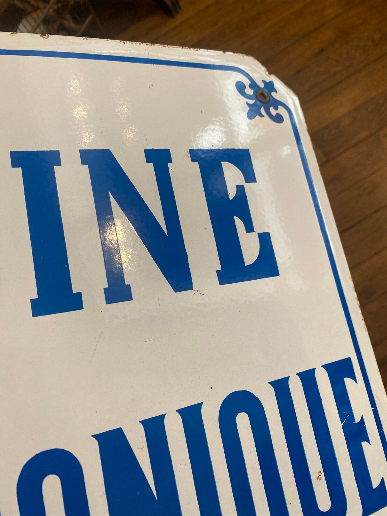Old enamelled plate "telephone booth"