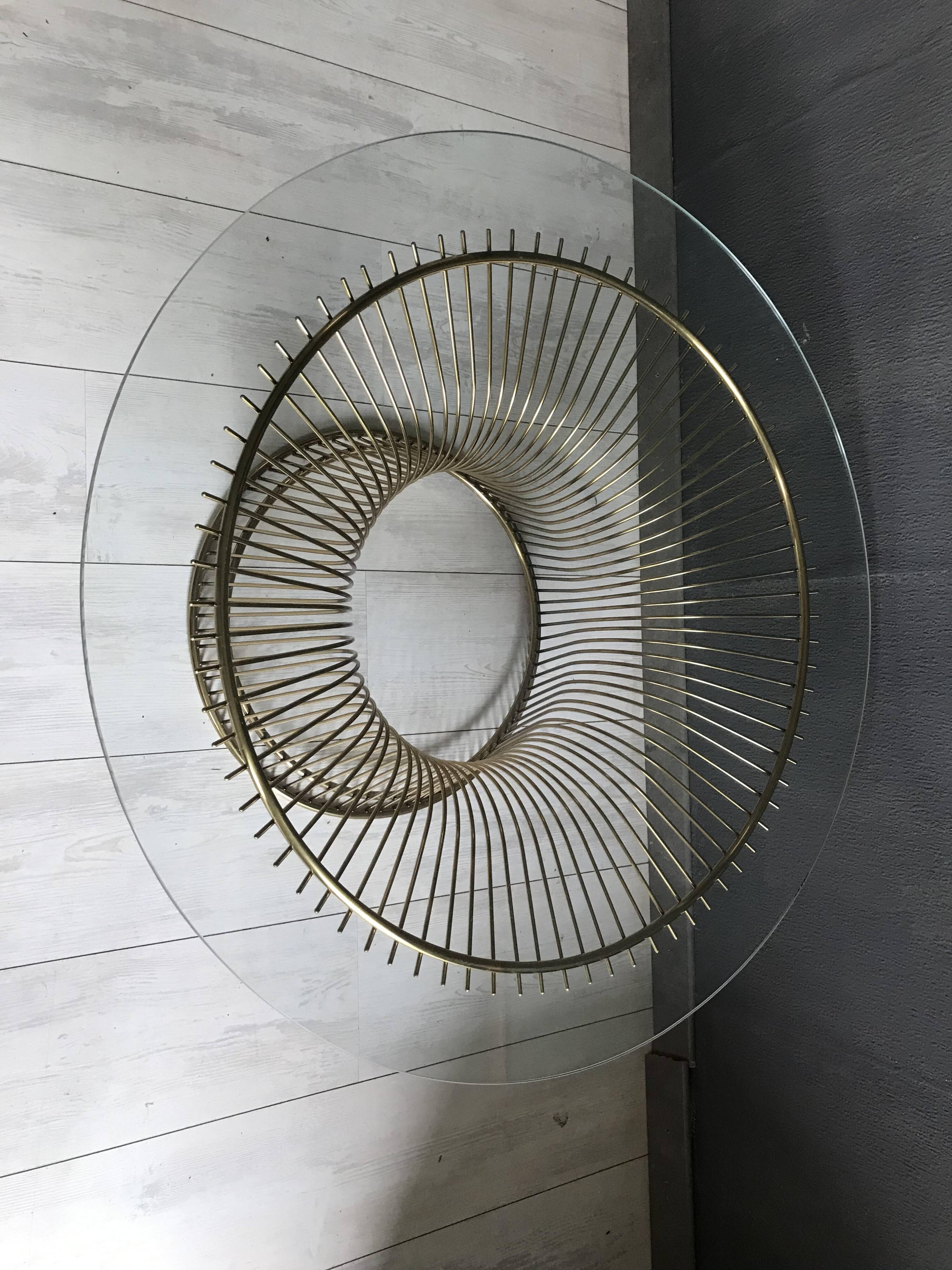 Table basse design en verre et métal doré (80cm)