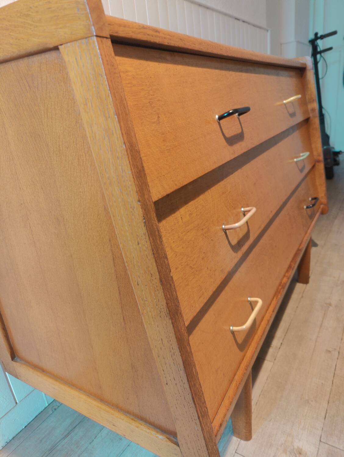 Vintage 1950 oak chest of drawers with pyramidal drawers