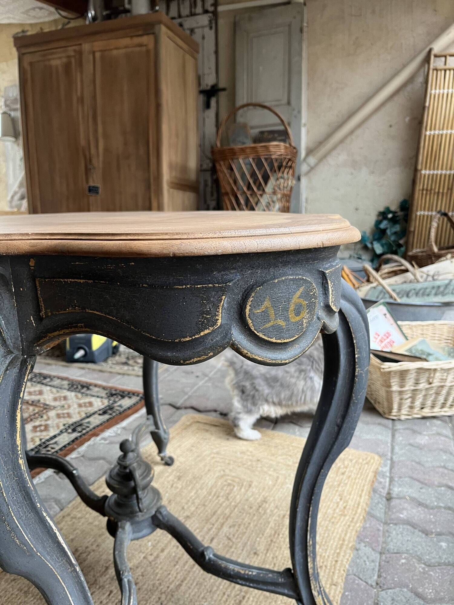 Violin table