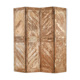 4-flapper patinated wooden screen