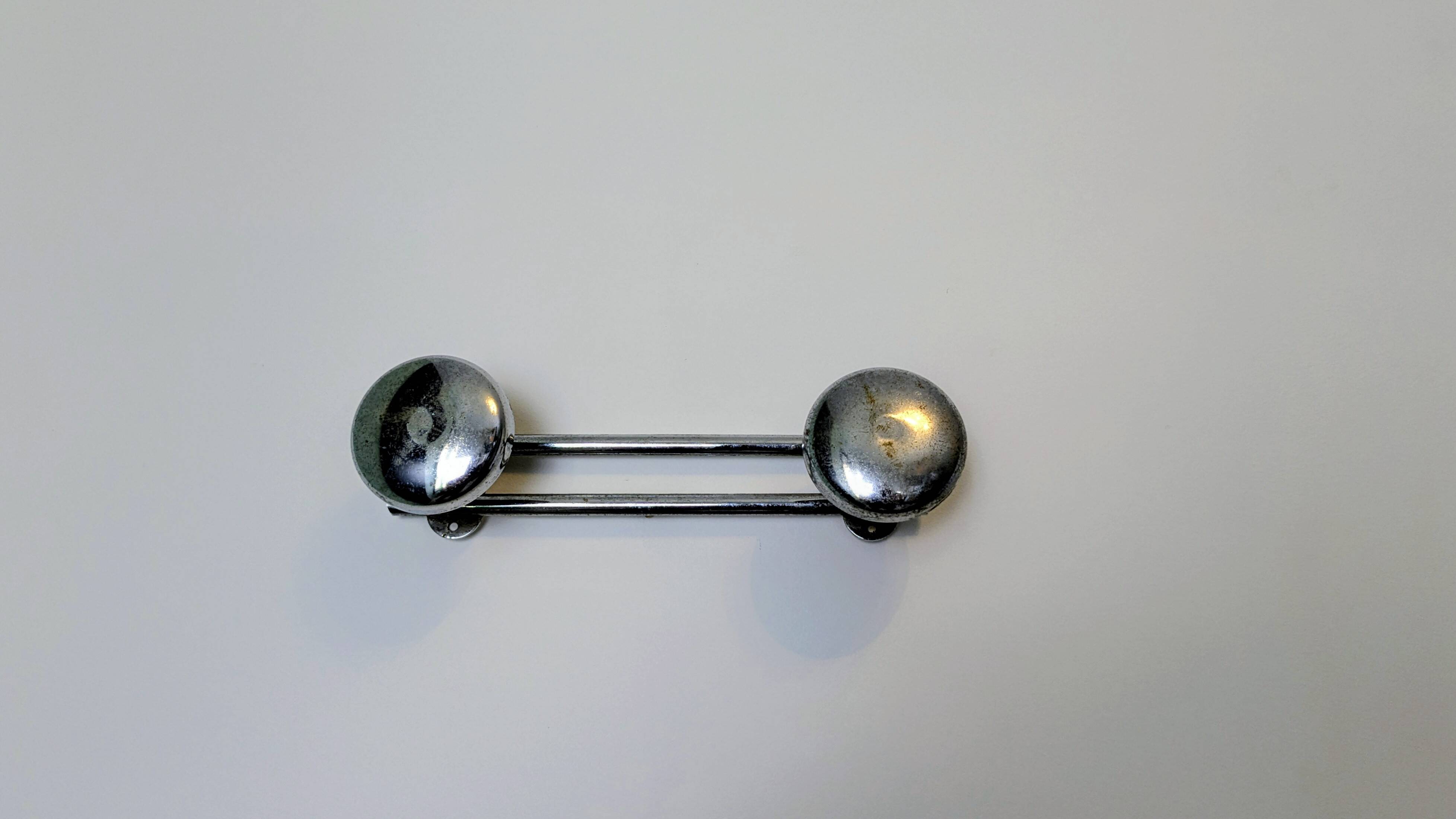 Double wall hook in chrome metal, vintage style.