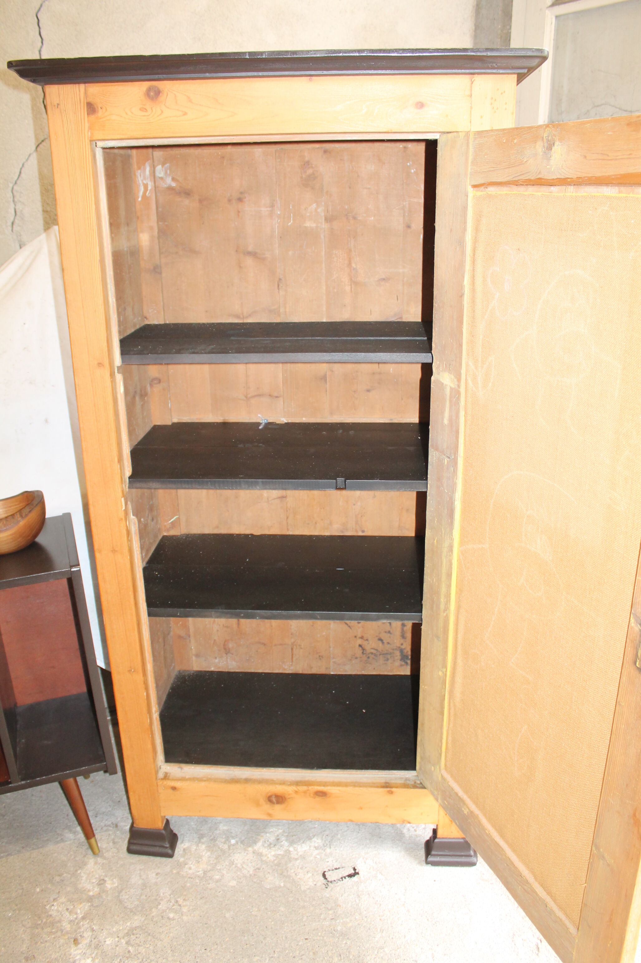 Parisian Cabinet rustic