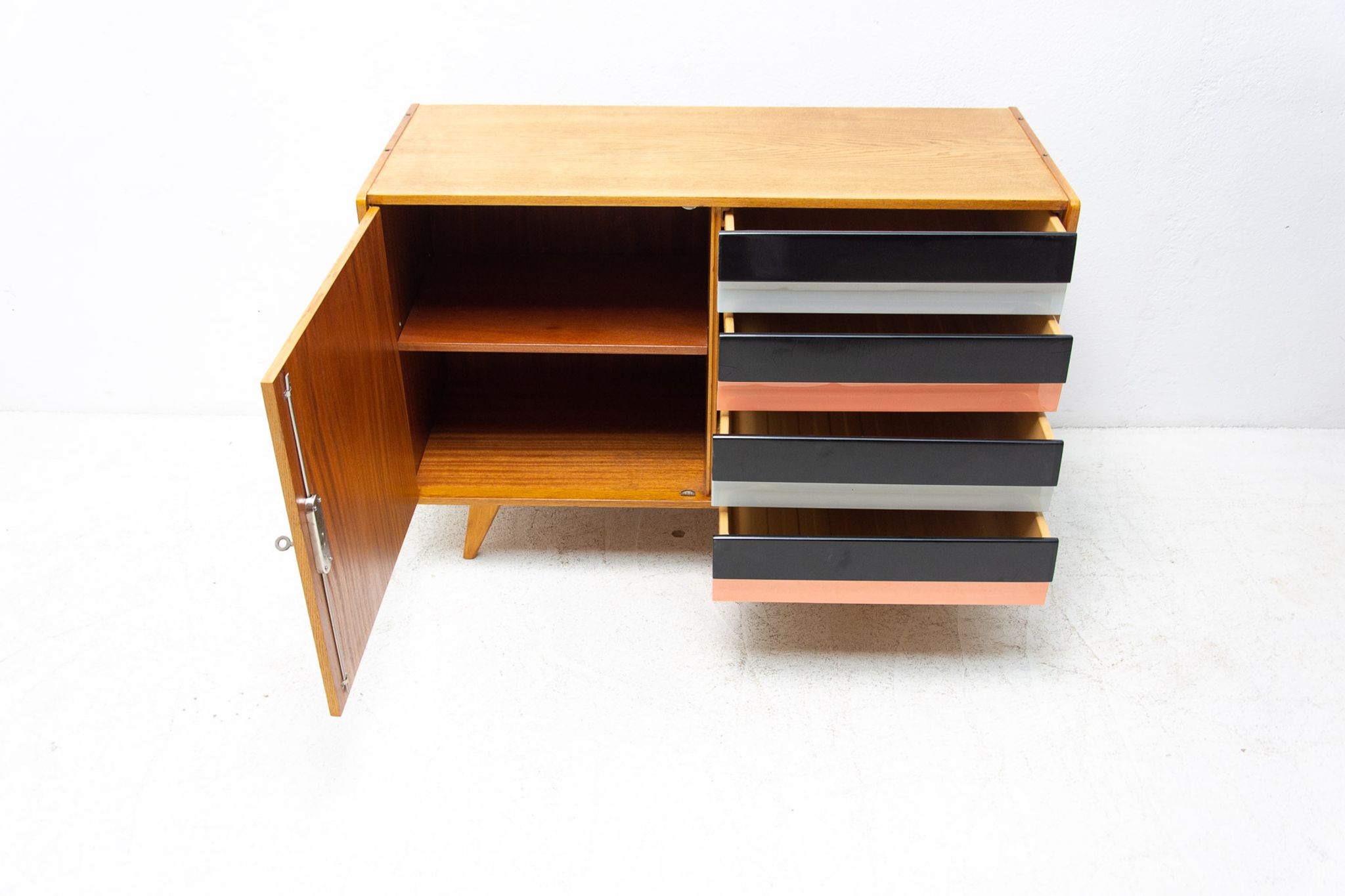 Buffet U-458 by Jiri Jiroutek, Czechoslovakia, 1960´s