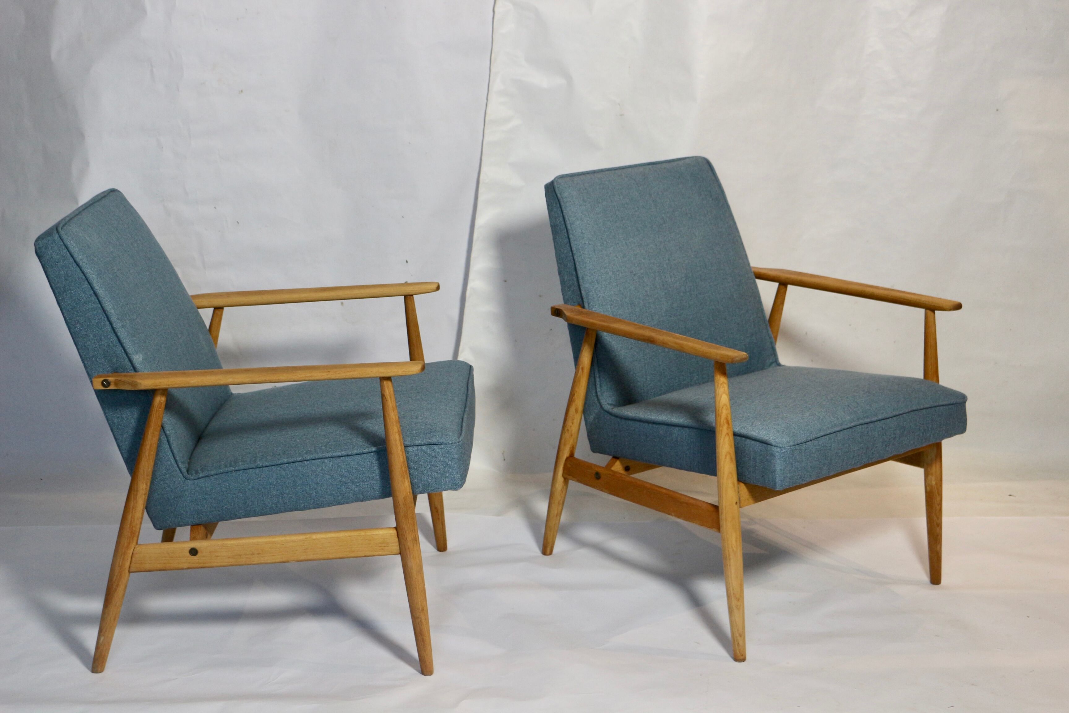 Pair of armchairs henryk lily 300-190s 1970