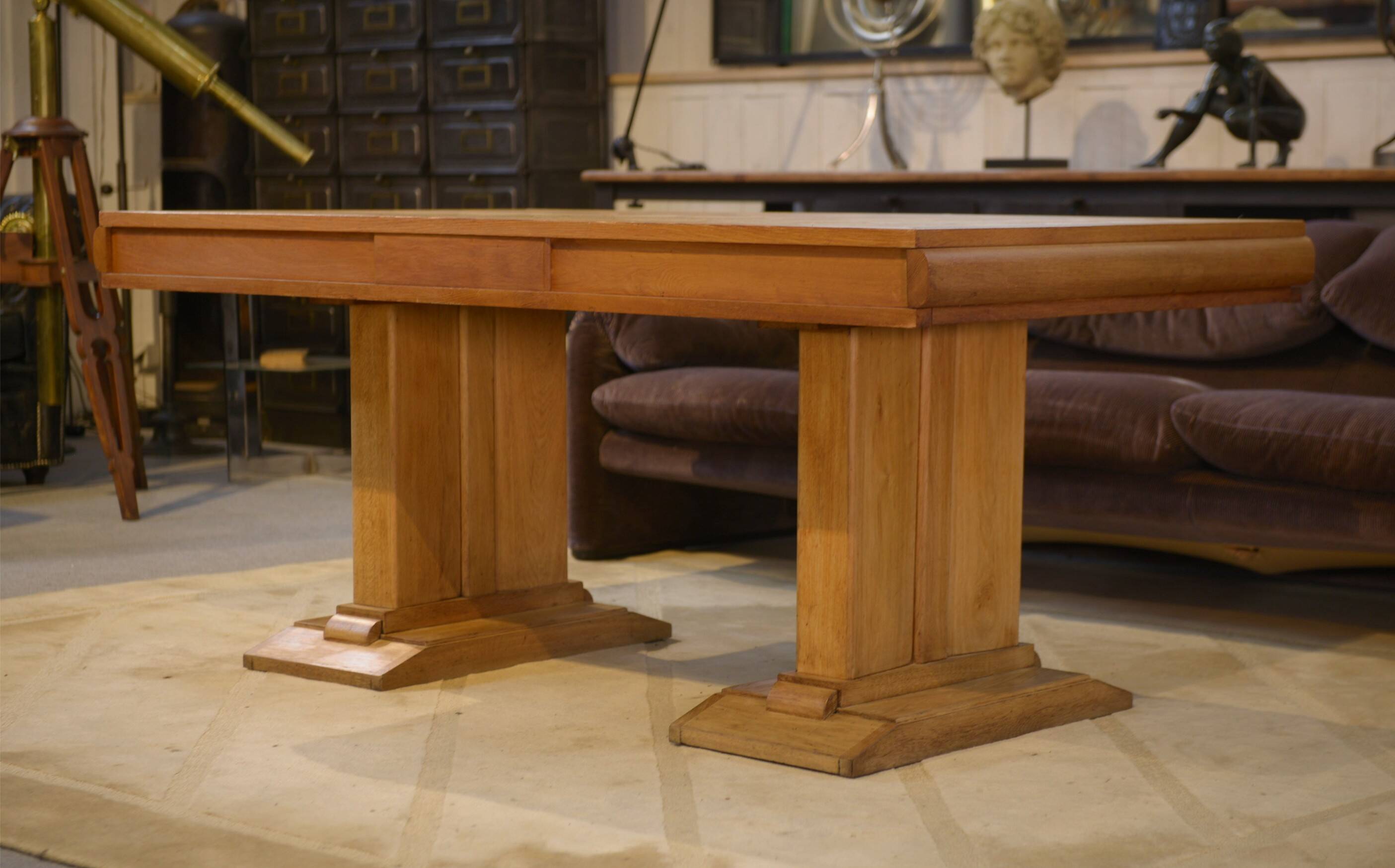 Oak table from the 1940s.