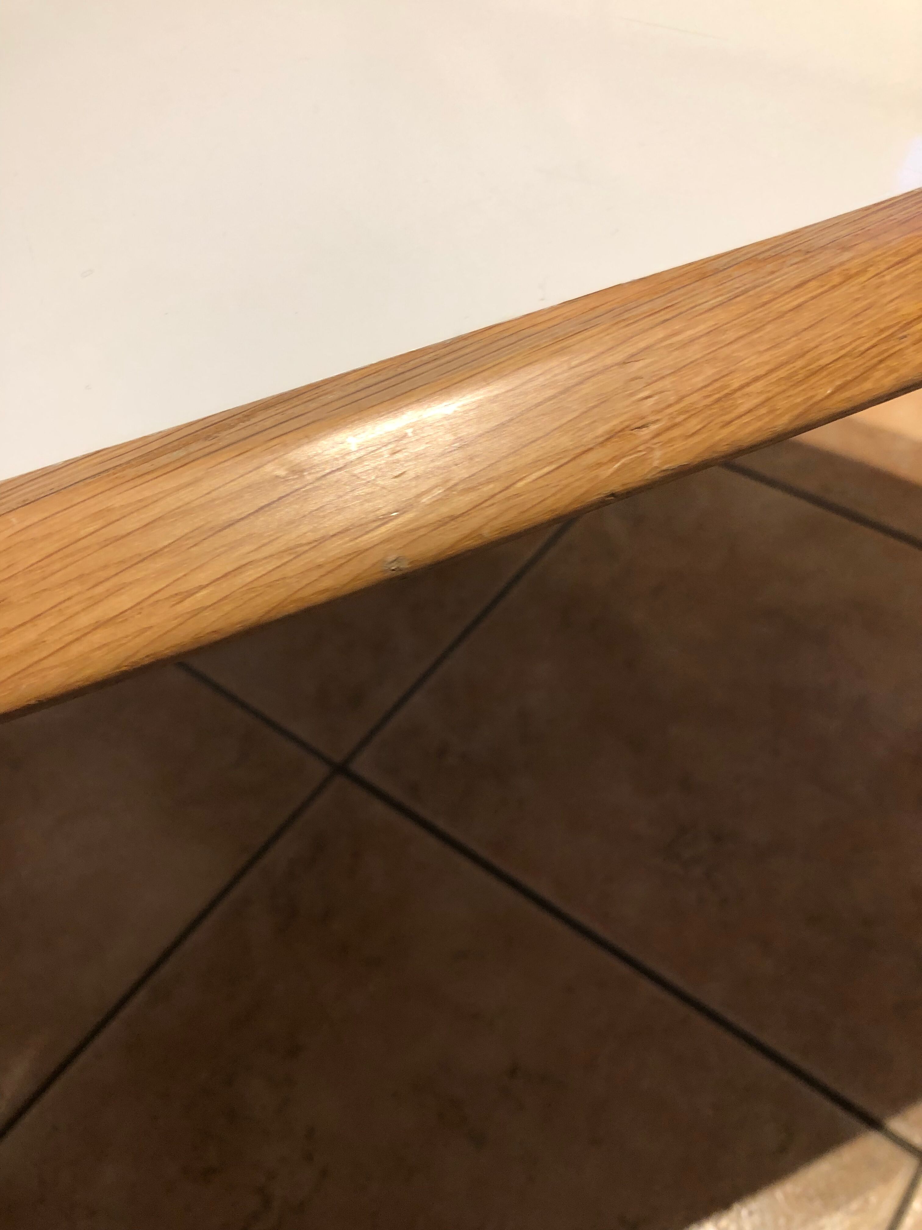 Coffee table small red edition white lacquer