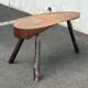 Table basse tripode brutaliste 