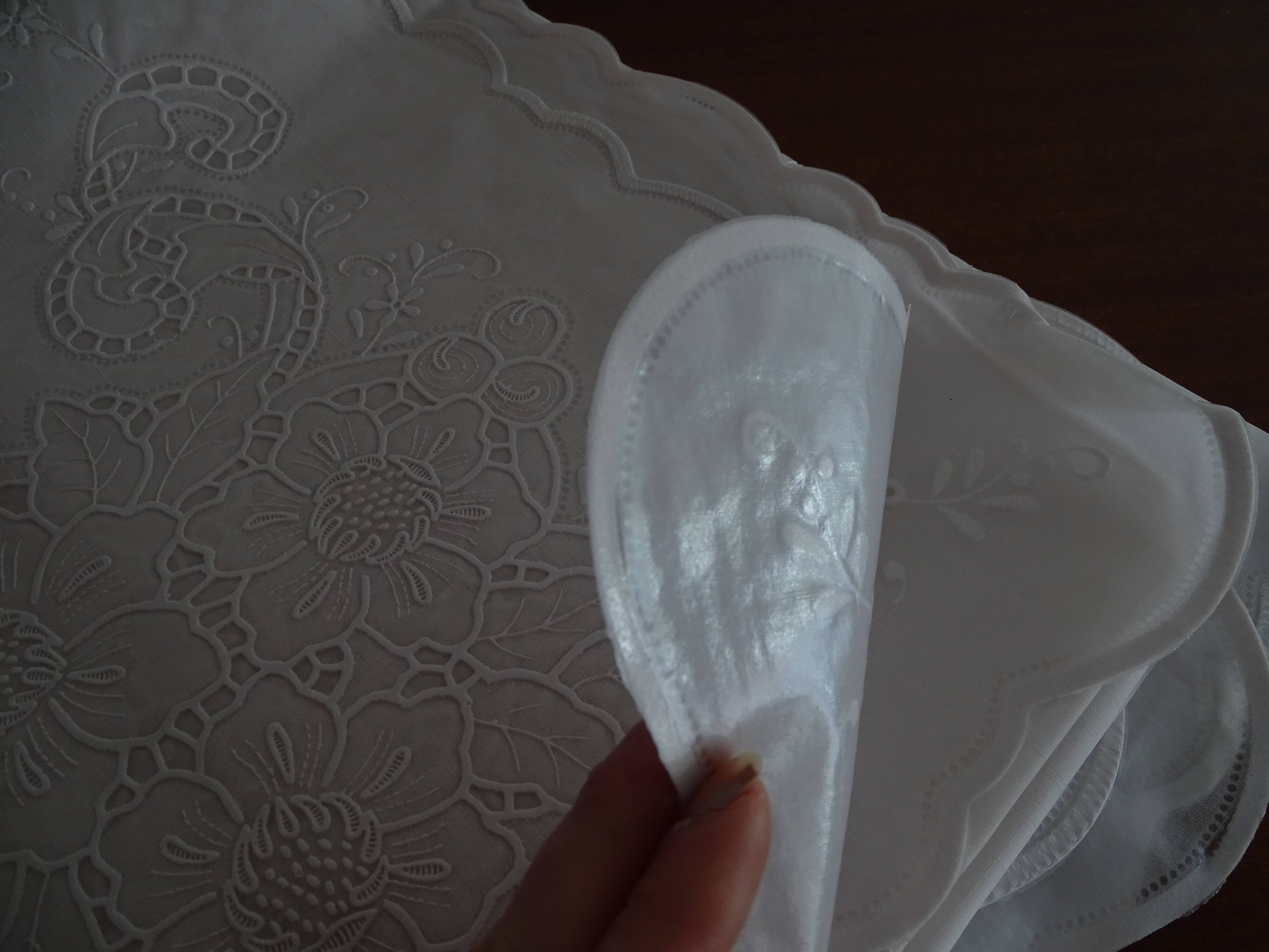 Oilcloth 260 x 150 white flower patterns