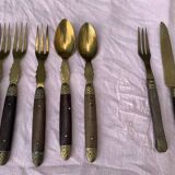 Lot de 7 couverts en bois et metal dore et ciselée, couverts pour enfants, anciens et collector