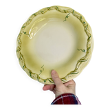 Antique flat plate in majolica