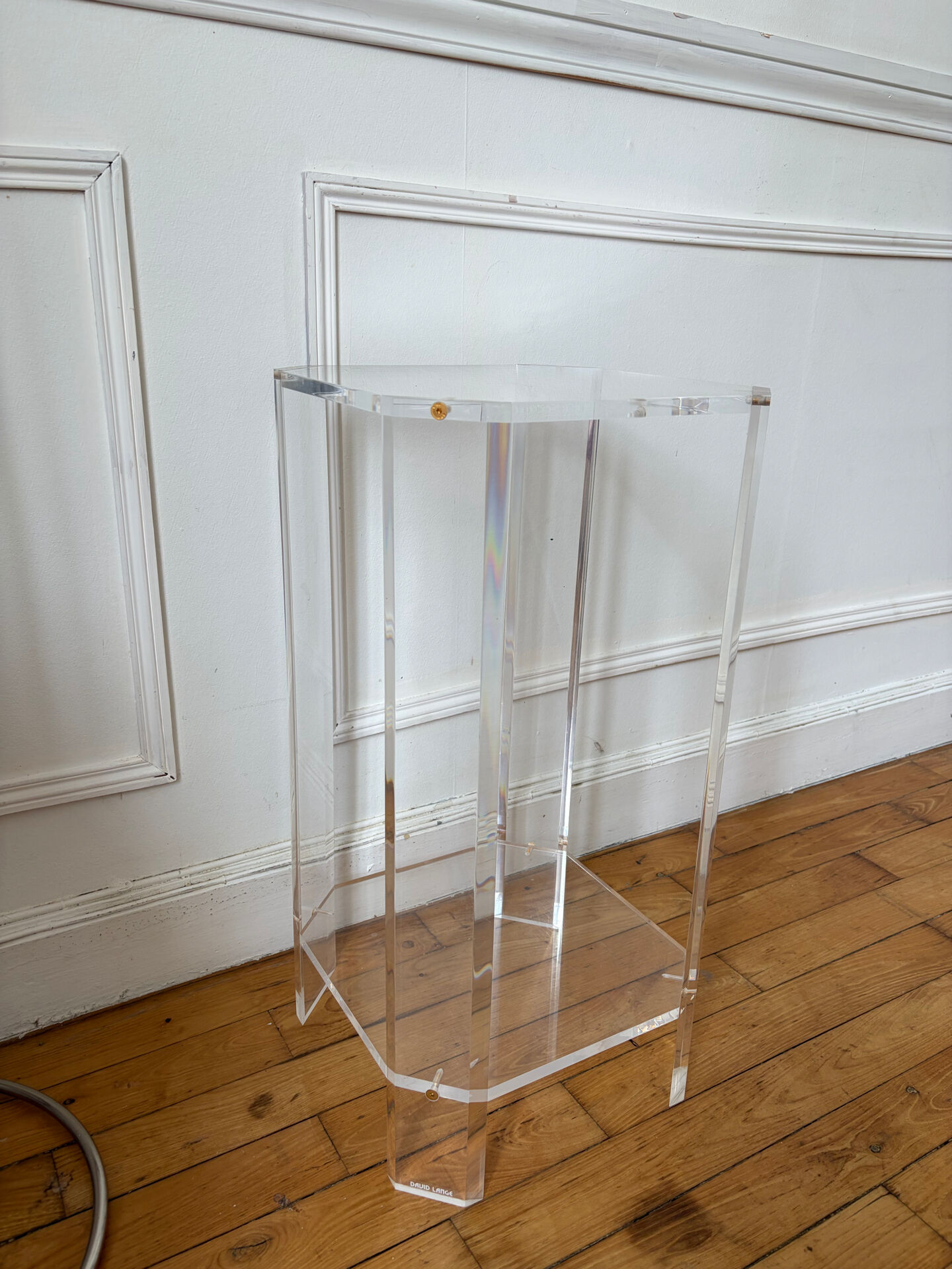 Plexiglass pedestal David Lange
