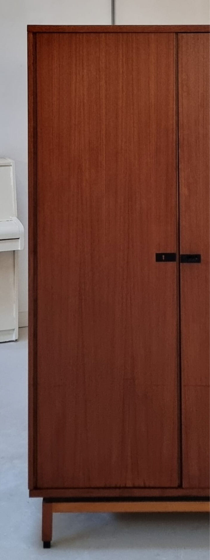 Armoire du milieu du siècle