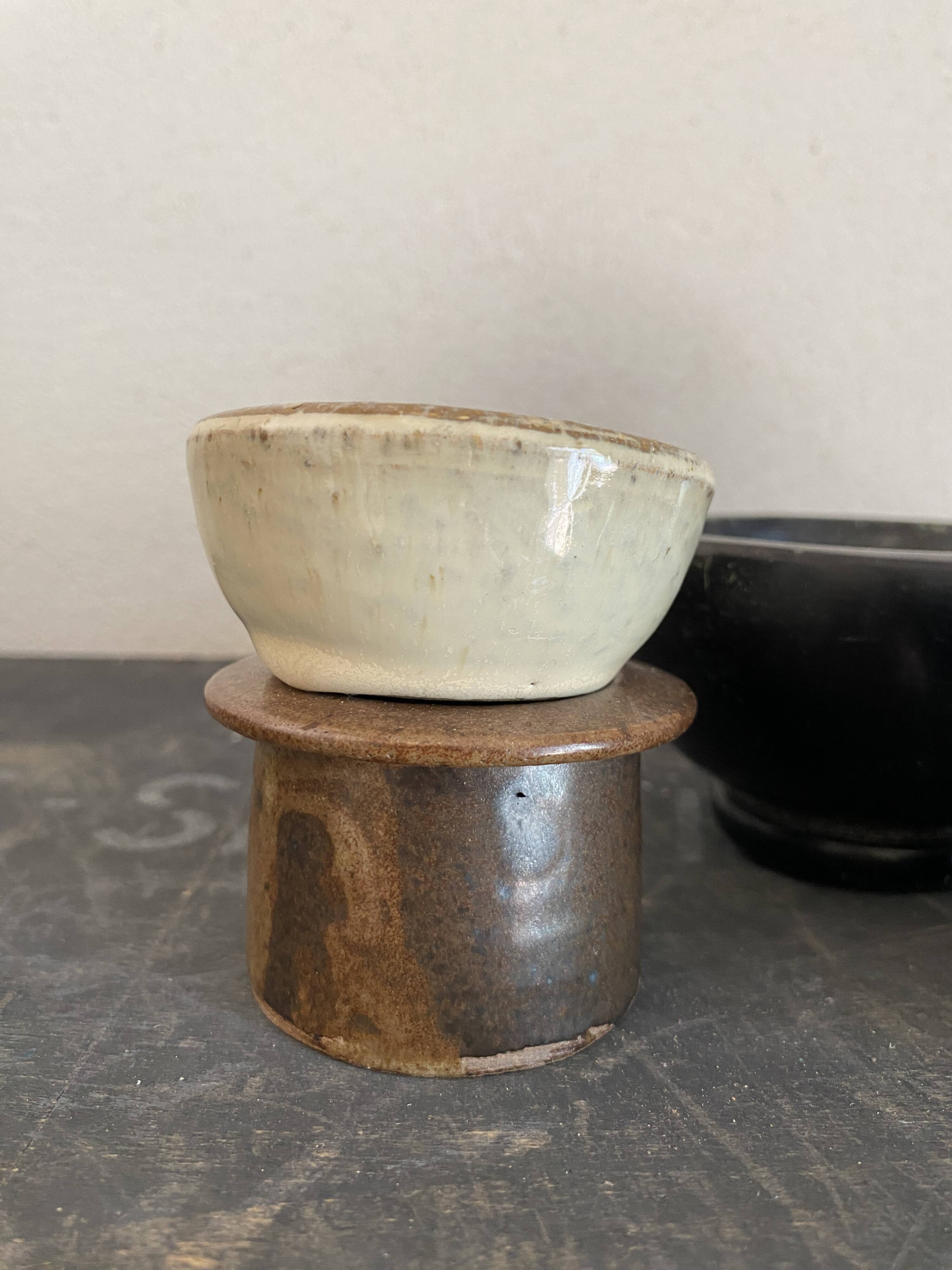 6 mini ceramic bowls, mother-of-pearl spoon