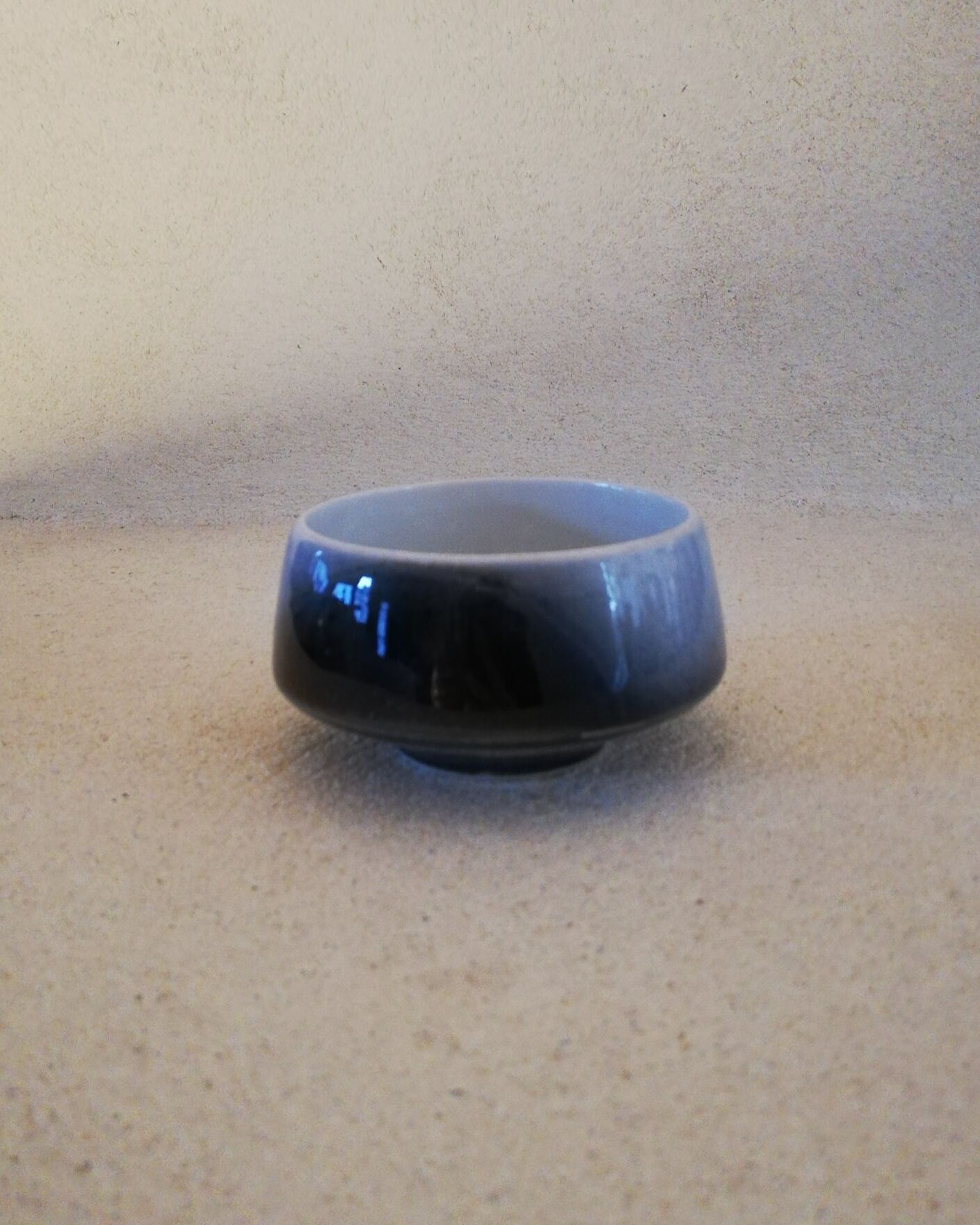 Porcelain cup of Puy-L'Evêque