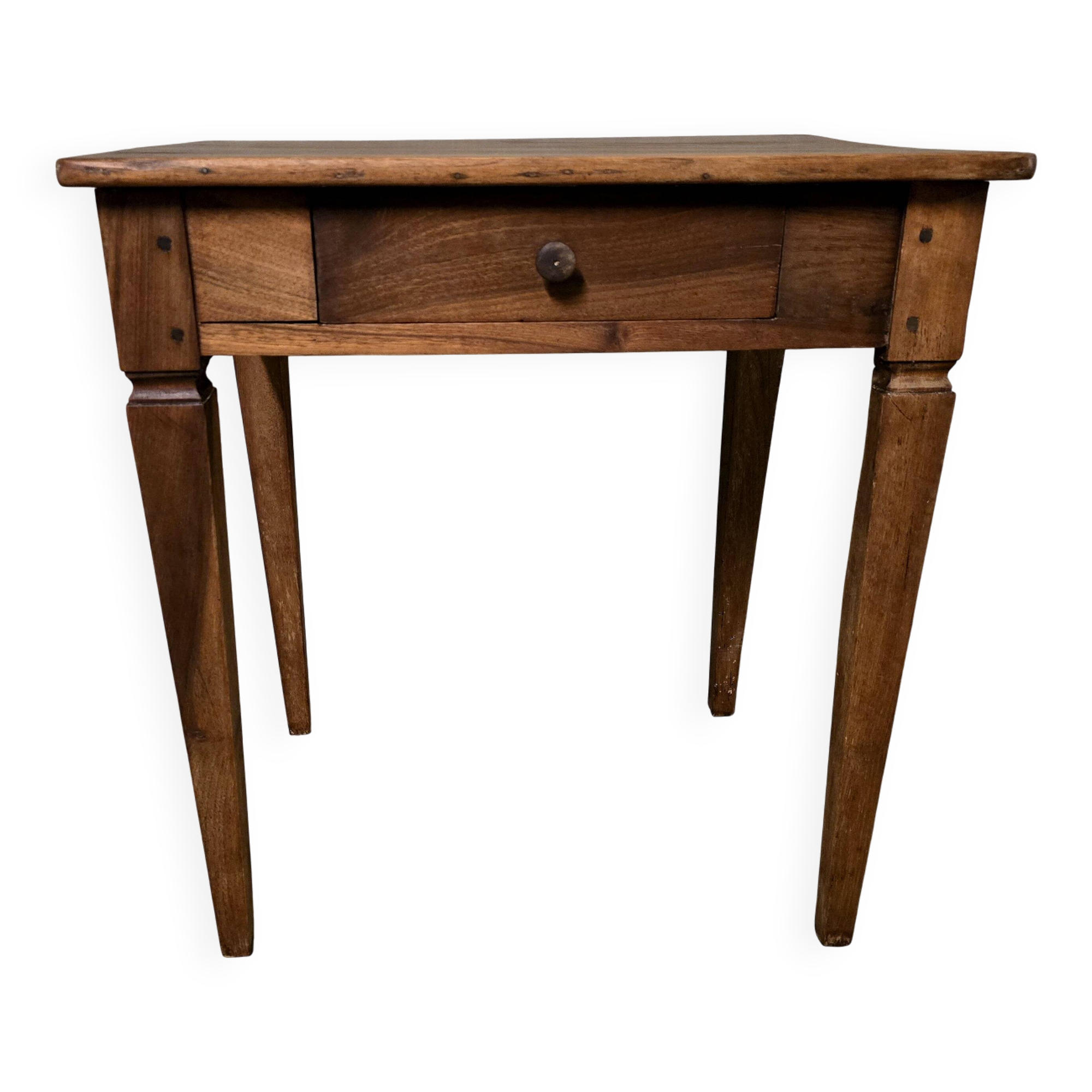 Writing table in walnut, 18th century, provincial work.
