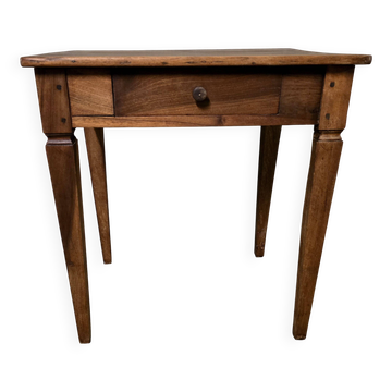 Table à écrire en noyer, XVIIIe siècle, travail provincial