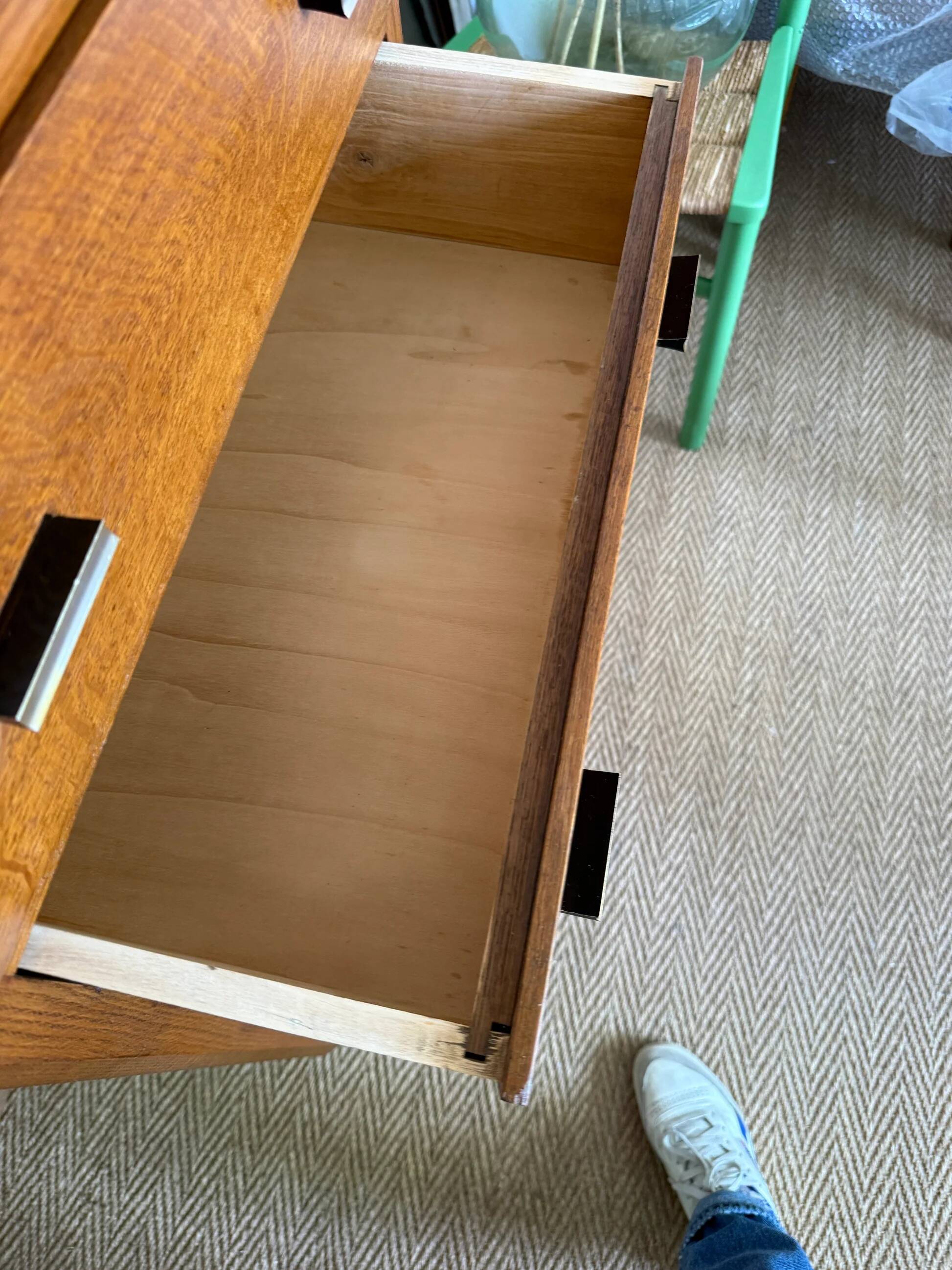 Vintage oak chest of drawers with oak veneer