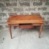 Vintage farm table 4 to 6 people