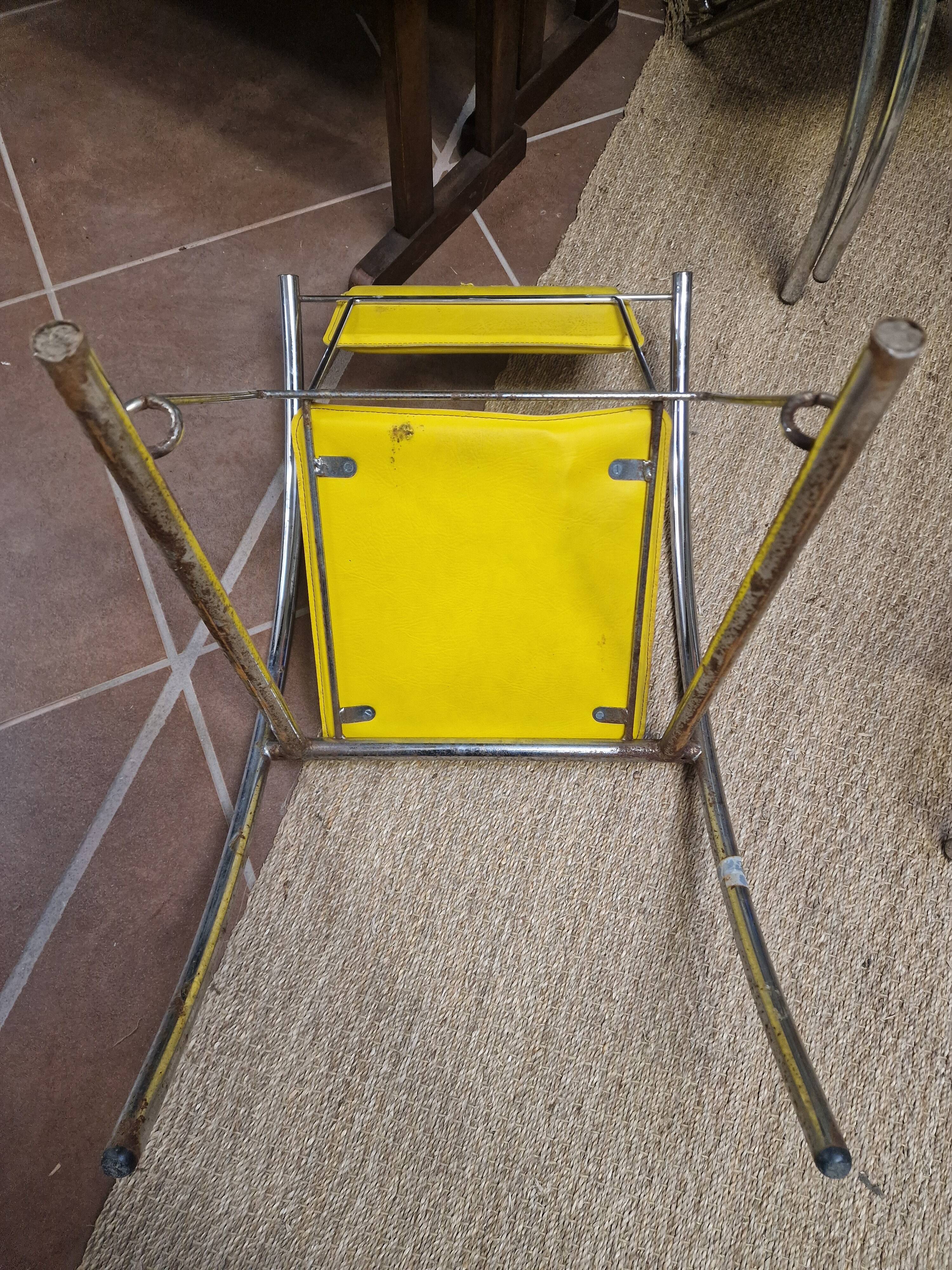 Set of 4 vintage tubular armchairs – modernist design from the 60s and 70s