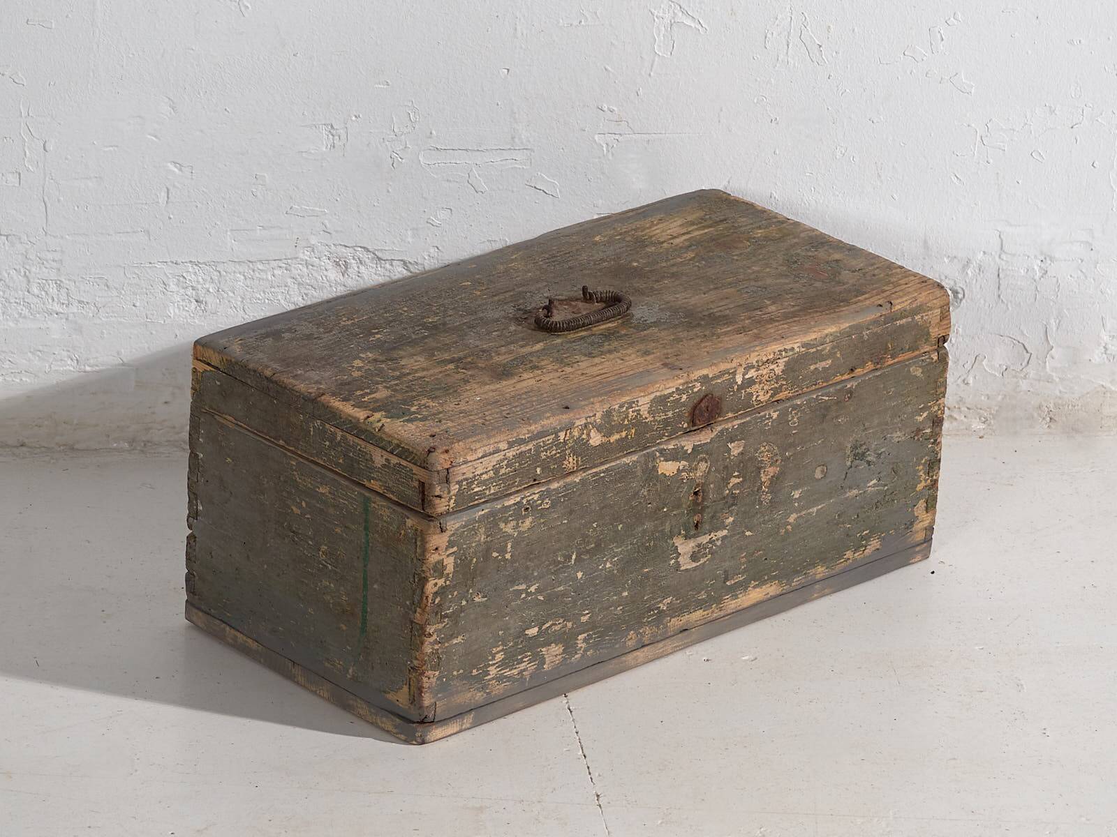 Small antique solid wood chest (c.1920) #73