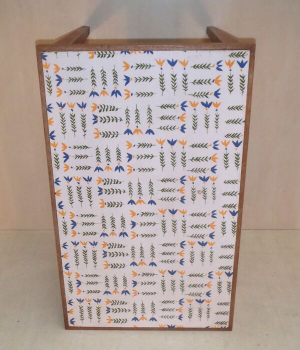 Petite table basse rectangulaire